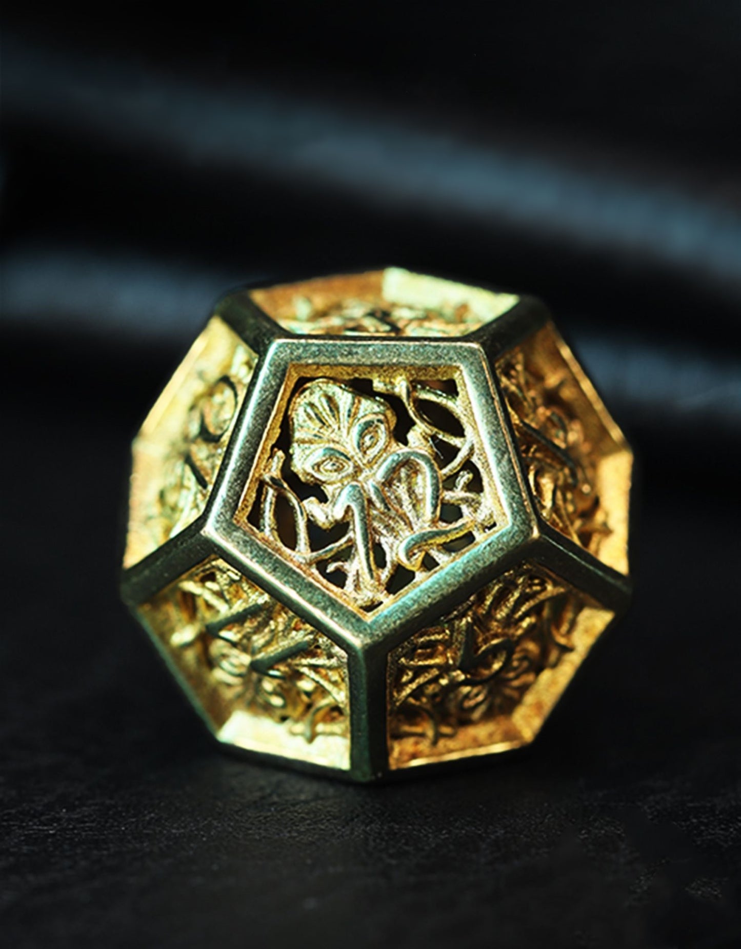 Gold Brass Cthulhu Metal Hollow Style Polyhedral D&D Dice Set 7Pcs